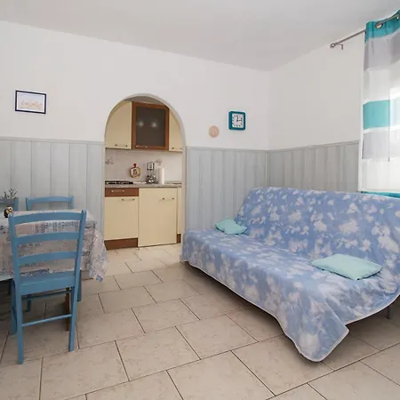 Family With Big Garden Apartman